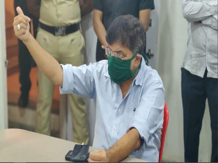 Controversial Maharashtra Minister Jitendra Awhad Goes Into Self-Quarantine Controversial Maharashtra Minister Jitendra Awhad Goes Into Self-Quarantine