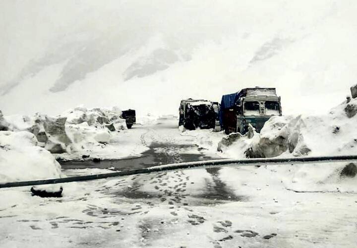 Pertinently, a couple of days ago Srinagar-Leh highway was thrown open for vehicles carrying essential supplies. Over 12 Oil Tanker had crossed Zojila and reached Leh with fuel.