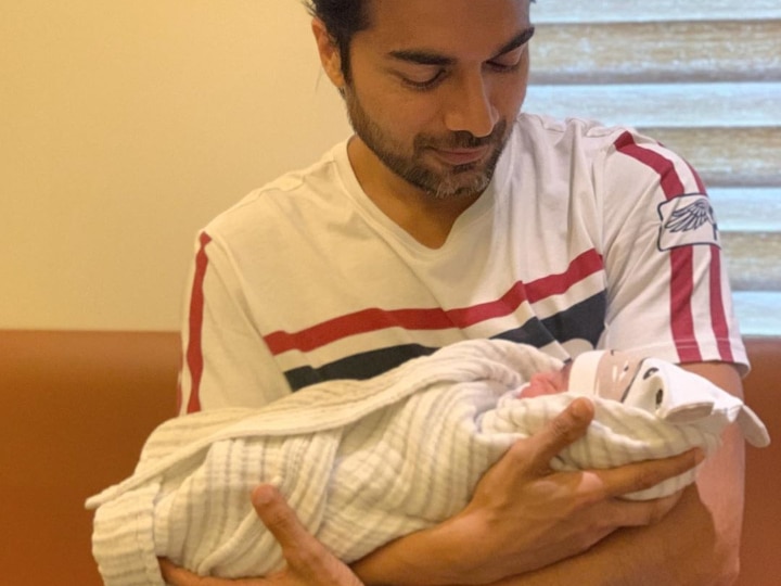 Gautam Gupta & Smriti Khanna Welcome Baby Girl, 'Meri Aashiqui Tumse Hi' Actor Shares PIC Holding Newborn Daughter In Arms 'Meri Aashiqui Tumse Hi' Actor Shares Adorable PIC With NEWBORN Daughter As He Holds Her In Arms