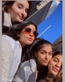 SRK's Daughter Suhana Khan's THROWBACK PICS With Her Friends Go VIRAL On Social Media