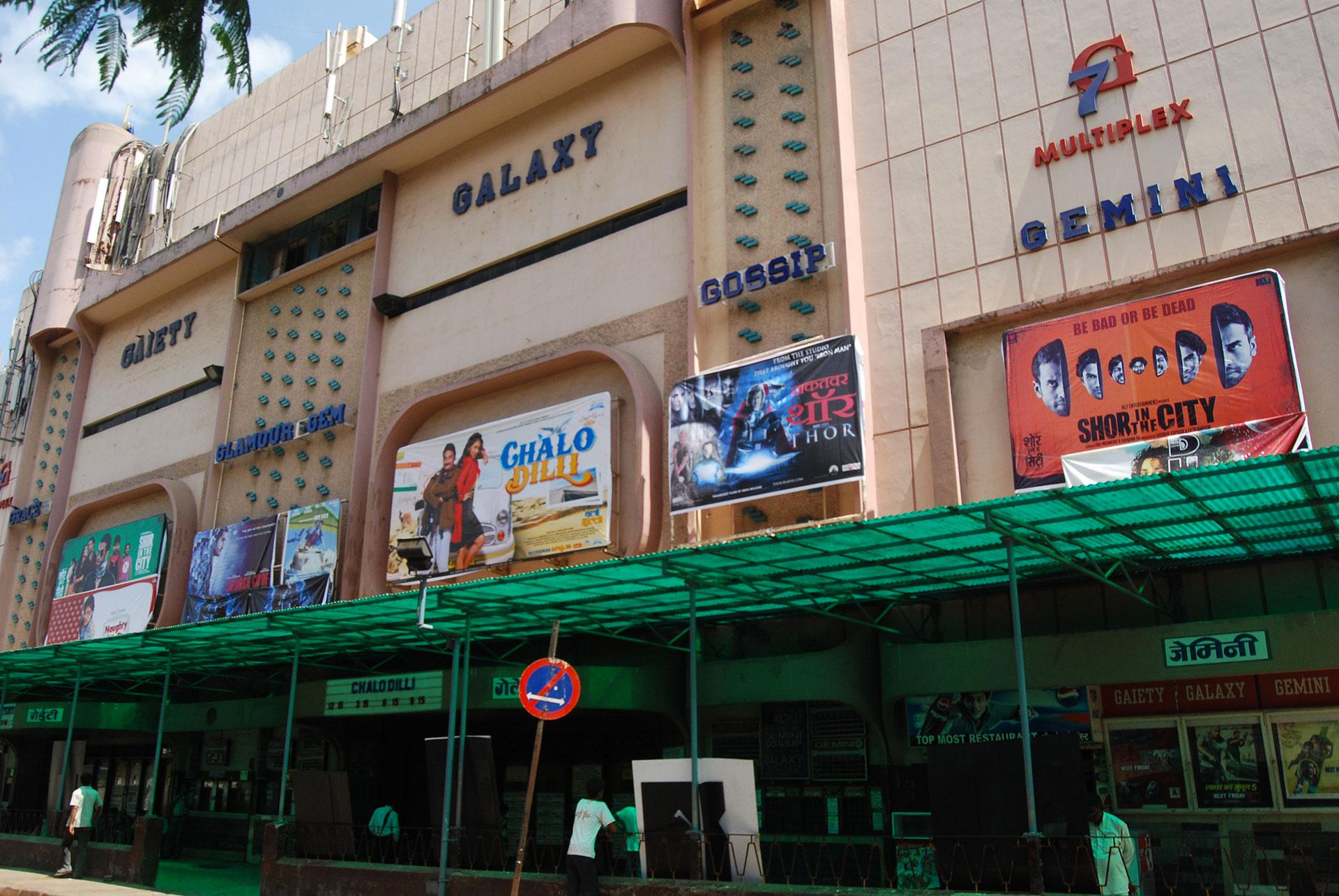 Amid Covid 19 Lockdown Akshay Kumar Reportedly Offers Financial Aid To Mumbai’s Iconic Gaiety-Galaxy Theatre!