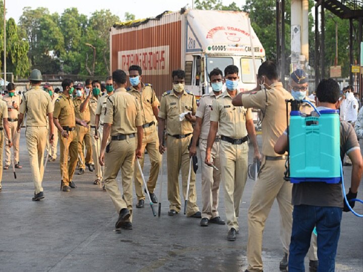 Coronavirus In Maharashtra: 2 Cops At Uddhav Thackeray Residence Tests Covid-19 Positive Two Cops Posted At Maharashtra CM's Official Residence Test Positive For Coronavirus