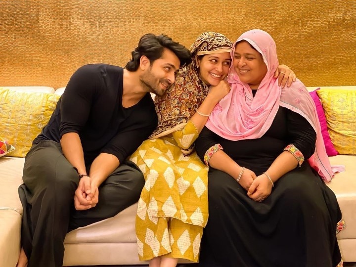 Ramadan 2020: 'Kahaan Hum Kahaan Tum' Actress Dipika Kakar, Hubby Shoaib Irabhim & Mother-in-law Beam With Joy Amid Festivities (Pictures) Ramadan 2020: 'Kahaan Hum...' Actress Dipika Kakar, Actor-Hubby & Mother-in-law Beam With Joy Amid Festivities (PICS)