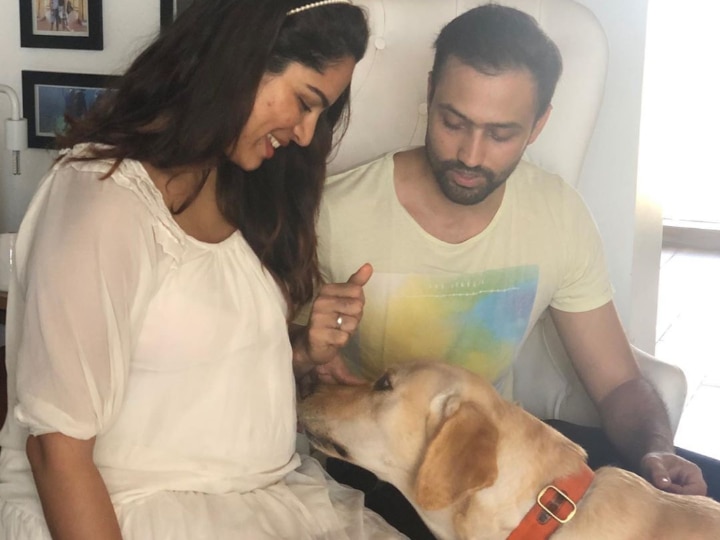 Pregnant Kumkum Bhagya Actress Shikha Singh Shares Adorable PICS With Pet Dog As She Flaunts Her Baby Bump Pregnant 'Kumkum Bhagya' Actress Flaunts Her Baby Bump As She Shares Heartfelt Note For Pet Dog, See PICS!
