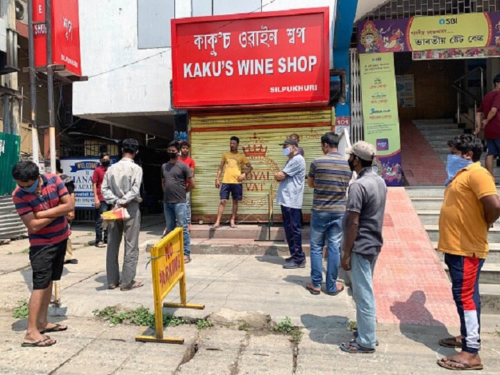 Coronavirus Lockdown: Liquor Shops, Bars To Remain Closed Centre Open Neighbourhood stores Liquor Shops Among These Others That Can't Open Up: All You Need To Know About Govt's Latest Order