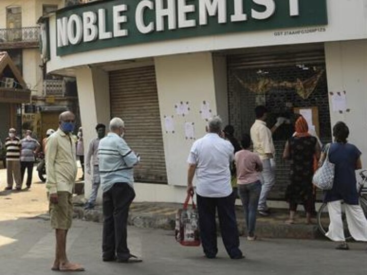 Coronavirus Lockdown: Long Queues Outside Chennai, Coimbatore Grocery Stores Ahead Of Curfew Coronavirus Lockdown: Long Queues Outside Chennai, Coimbatore Grocery Stores Ahead Of Curfew