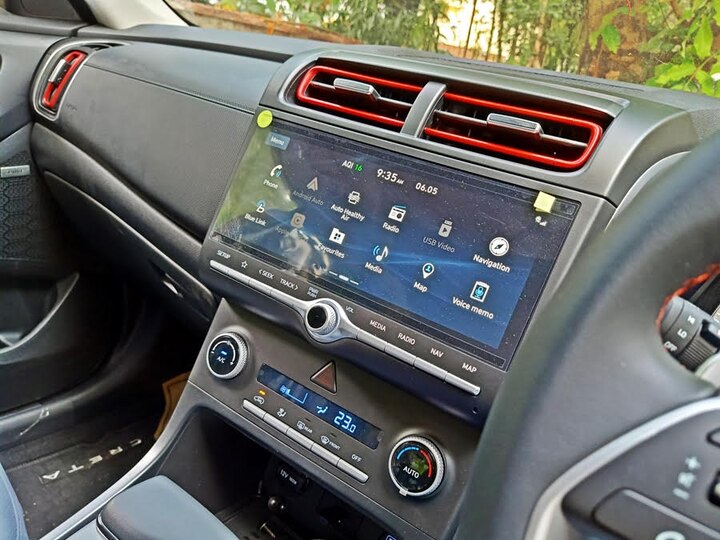 The interior is, to my eyes, an even bigger achievement since the earlier Creta interior, in its later years looked a bit dated. The new one sees a bigger jump in quality and in the overall sense of occasion- important when your spending Rs 18 lakh on a car. There is plenty for your eyes to take in at first glance here also but again the Turbo variant just looks so much better with its all black cabin (peppered with red contrast elements over) than the boring beige in the other trims.