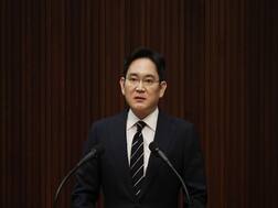 Samsung Billionaire Vows To End Family Rule Of The Company As He Apologises for Corruption Scam