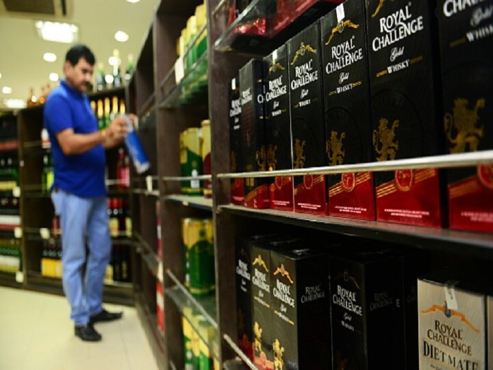 Restaurants, Pubs And Bars In Karnataka Can Sell Liquor At Retail Prices Karnataka Govt Allows Restaurants, Bars, Pubs To Sell Liquor Amid Lockdown - But Only For Takeaways
