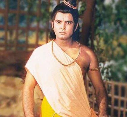 And one of the Ramayan actors who became quite popular these days is Sunil Lahri who played the character of Laxman and now the actor's son Krish is breaking the internet!