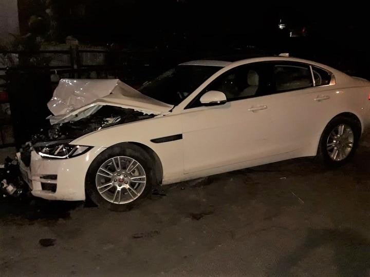Drunk Driver Crashes Jaguar Into A Parked Vehicle In Mumbai's Andheri Drunk Mumbai Man Ploughs Jaguar Into Parked Tempo In Andheri, Dies