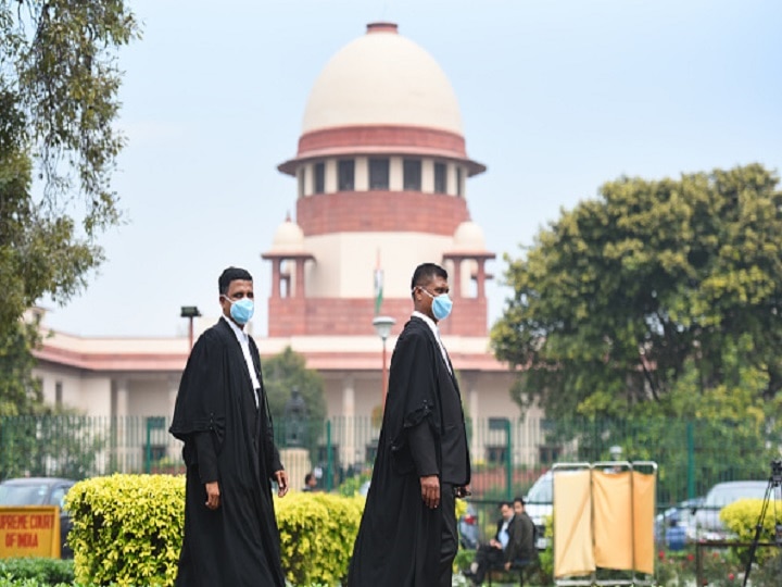 Coronavirus Outbreak: SC Directs Lawyers To Do Away With Long Gowns To Prevent Covid-19 Spread Coronavirus Outbreak: SC Directs Lawyers To Do Away With Long Gowns To Prevent Covid-19 Spread