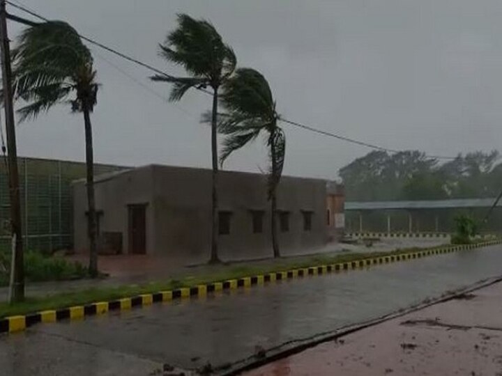 Amphan Cyclone Update: Over 1 Lakh From 13 Districts of Odisha Evacuated Odisha Prepares For Amphan Fury, Evacuates Over 1 Lakh From 13 Districts