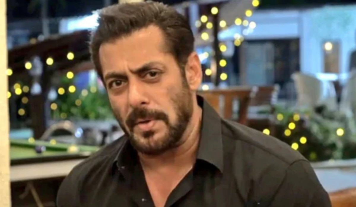 WATCH: Rumour Of Salman Khan Distributing Money & Food Triggers Massive Crowd In Bhiwandi