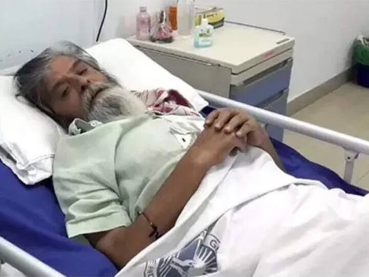Satish Kaul was admitted to a hospital in Chandigarh after he suffered fracture in his hip bone in 2015. He has not been able to recover fully and faces problems in walking smoothly. After staying in the hospital for two-and-a-half years, Satish lived in old age home for one-and-a-half years. 