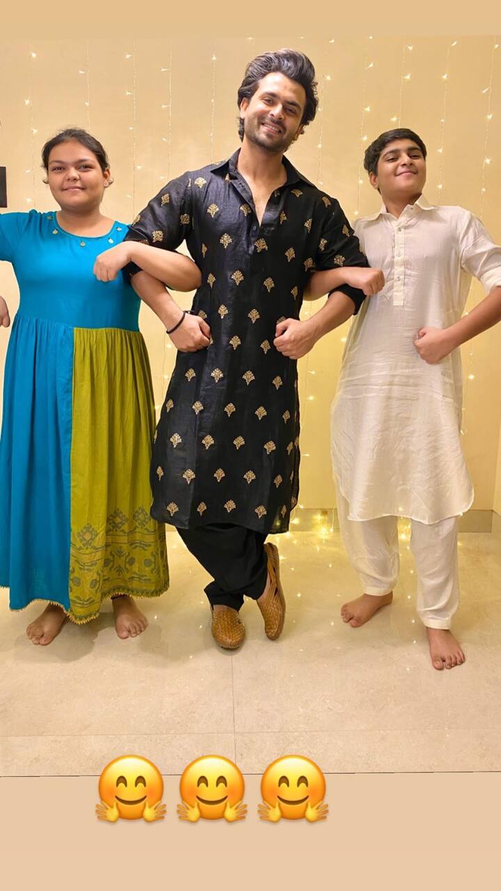 Shoaib also posted a photo with his cousins, who live with his family in Mumbai.