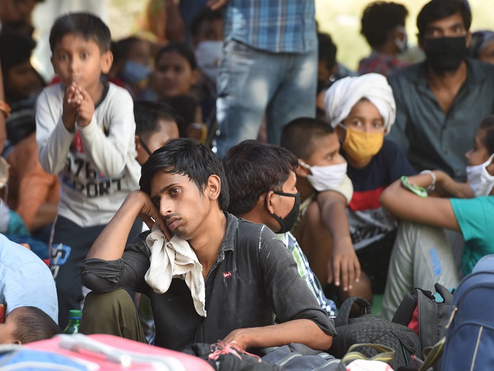 'Ensure Free Train Journey, Food, Water To All': Supreme Court Raps Centre, States Over Migrant Crisis