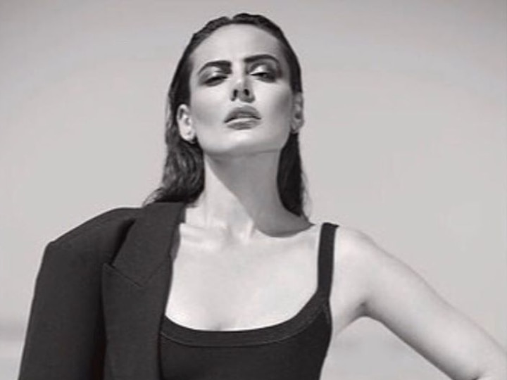 Ex Bigg Boss Contestant Mandana Karimi Sets Internet On Fire With Her Topless Pic