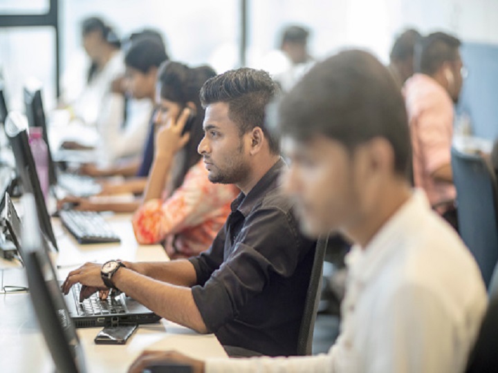 Seven Out Of 10 Workers Lost Employment During Lockdown In Karnataka: Survey Lockdown In Karnataka: Seven Out Of 10 Workers Lost Employment, Says Survey