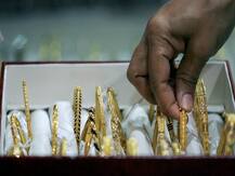 Gold Prices Fall On Improved Risk Sentiments, Silver Edges Higher To ₹48,165 Per Kg