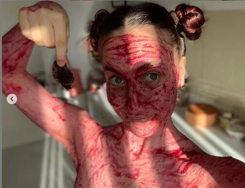 However, beetroot is not her only ingredient of her facial therapy. 