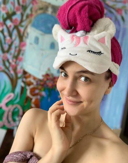 We wonder if that's the secret of her clear skin