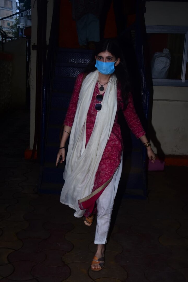 Mumbai Police has also recorded the statements of at least 28 people including Sushant's rumoured girlfriend Rhea Chakraborty, 'Dil Bechara' director Mukesh Chhabra, Shanoo Sharma, Siddharth Pithani and his family members.  (PIC Credit: Manav Manglani)