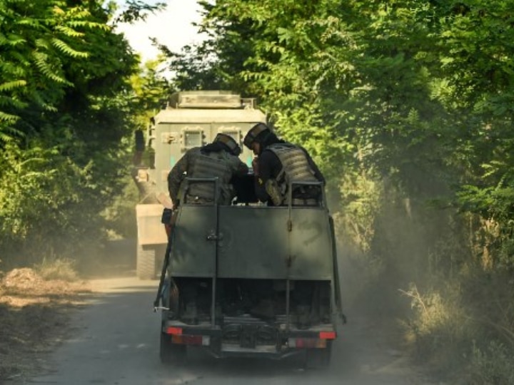 Jammu and Kashmir: Police Personnel Martyred, 3 Terrorists Killed In An Encounter In Srinagar J&K: Police Personnel Martyred, 3 Terrorists Gunned Down In An Encounter In Srinagar