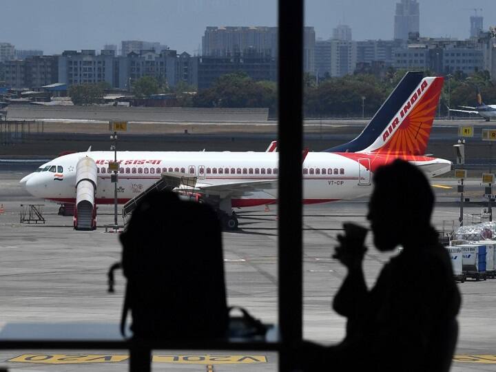 Passengers To Get Full Refund On Flight Tickets Booked Between March 25 May 3, Says DGCA Passengers To Get Full Refund On Flight Tickets Booked Between March 25 May 3, Says DGCA
