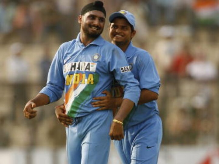 Suresh Raina Says He Bunked School To Watch Sachin's 'Desert Storm' Knock: But Match Started At 4 PM, Says Harbhajan Singh Suresh Raina Says He Bunked School To Watch Sachin's 'Desert Storm' Knock: But Match Started At 4 PM, Says Harbhajan Singh