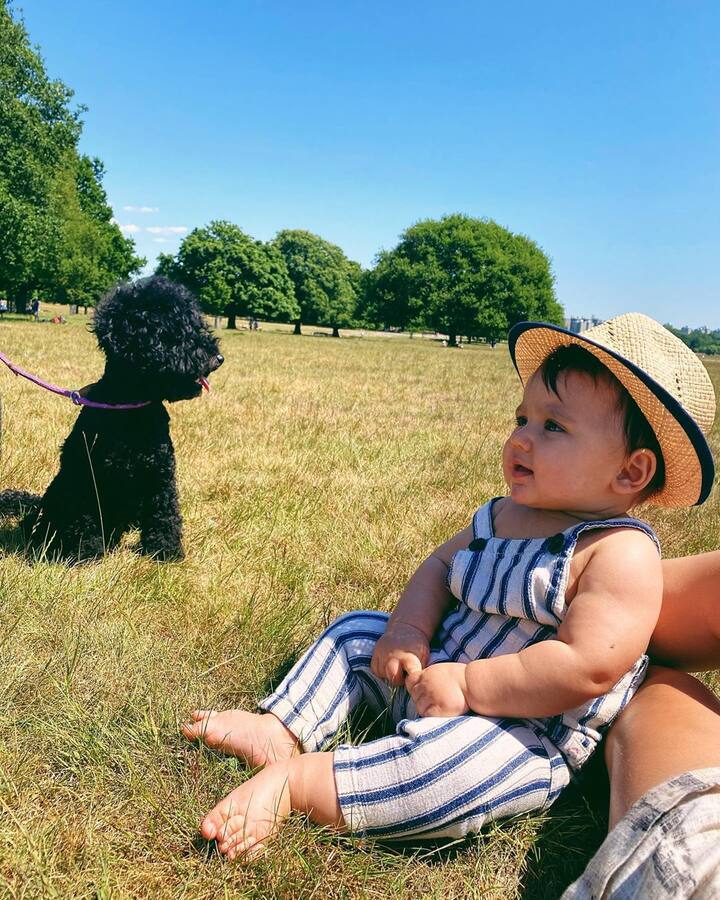 We are sure this photo of the little munchkin will definitely warm your hearts. Amy’s ‘little man’ sported a cap and looked as cute as a button.