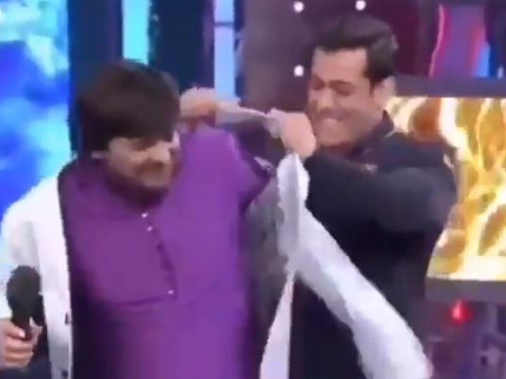 Throwback Video Of Salman Khan Giving His Blazer To Late Wajid Khan On Bigg Boss Stage Goes Viral!  Throwback Video Of Salman Khan Giving His Blazer To Late Wajid Khan On Bigg Boss Stage Goes Viral!