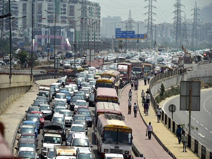 Delhi Noida Gurugram Border : Relief For NCR Commuters, SC Asks For One Common Policy In NCR For Interstate Movement Relief For NCR Commuters! SC Recommends One Pass For Delhi, Noida & Gurgaon; Asks States To Devise Common Policy In A Week