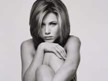 Friends Star Jennifer Aniston Auctions Off Her Nude Portrait To Raise COVID-19 Funds