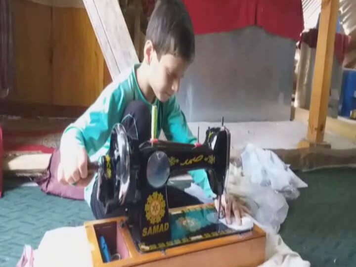 Young Innovator: Class 4 Student In J&K's Bandipora Makes Innovative Masks For Covid-19 Protection Young Innovator: Class 4 Student In J&K's Bandipora Makes Innovative Masks For Covid-19 Protection