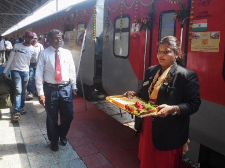 East Coast Railways To Present Special Gifts To Babies Born On Shramik Trains Amid Corona Lockdown Heartwarming! East Coast Railways To Present Special Gifts To Babies Born On Shramik Trains Amid Corona Lockdown