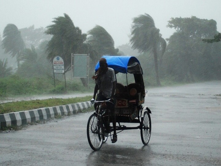 IMD Issues Alert To 6 States For Heavy Rainfall Due To Low-Pressure Area In Bay Of Bengal IMD Issues Alert To 6 States As Low-Pressure Area In Bay Of Bengal Likely To Cause Heavy Rainfall