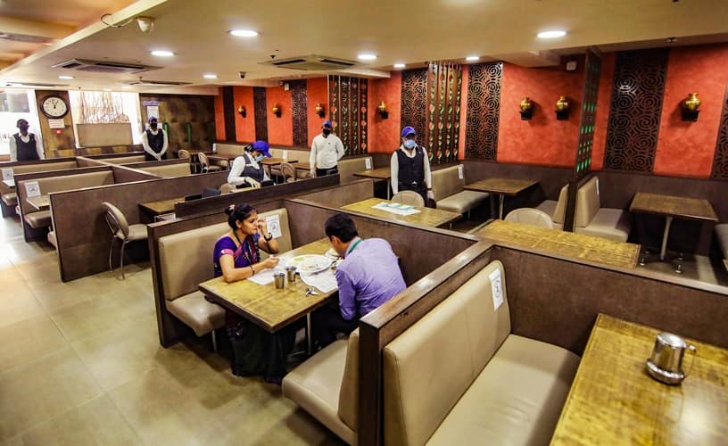Delhi News: दिल्ली में न्यू ईयर पर सेलिब्रेशन पर रोक से रेस्तरां कारोबारी निराश, Restaurant बिजनेस को करोड़ों का नुकसान DDMA order Ban on Celebration in Public Huge Loss for Restaurants Business Delhi News: दिल्ली में न्यू ईयर पर सेलिब्रेशन पर रोक से रेस्तरां कारोबारी निराश, Restaurant बिजनेस को करोड़ों का नुकसान