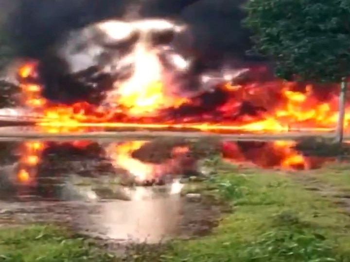 Assam Massive Fire Engulfs Oil Well In Tinsukia NDRF Air Force Deployed To Douse Blaze Assam: Massive Fire Engulfs Oil Well In Tinsukia; NDRF, Air Force Deployed To Douse Blaze