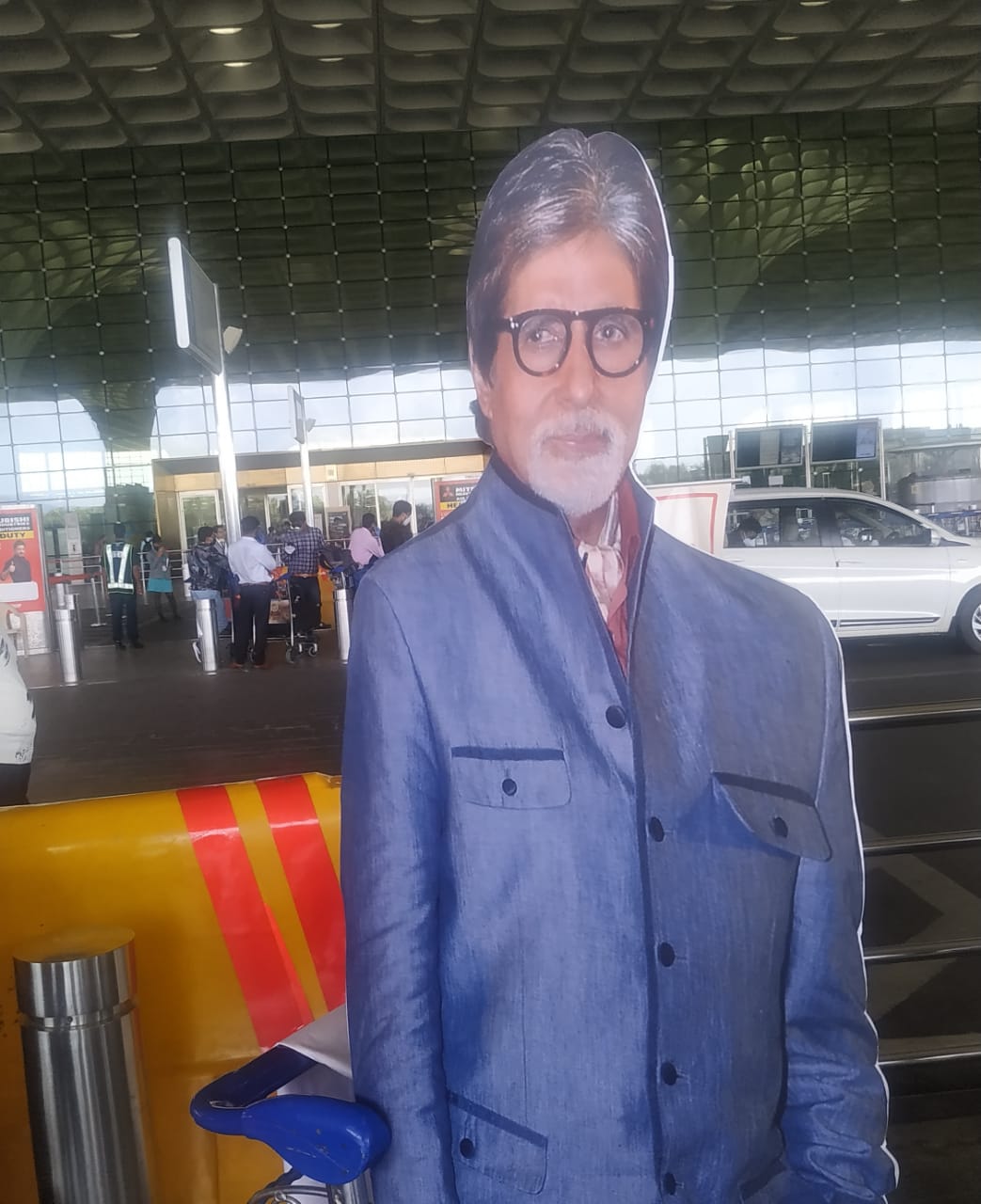 Amitabh Bachchan Arranges 4 Flights To Send 720 Migrant Workers To Their Homes In Uttar Pradesh