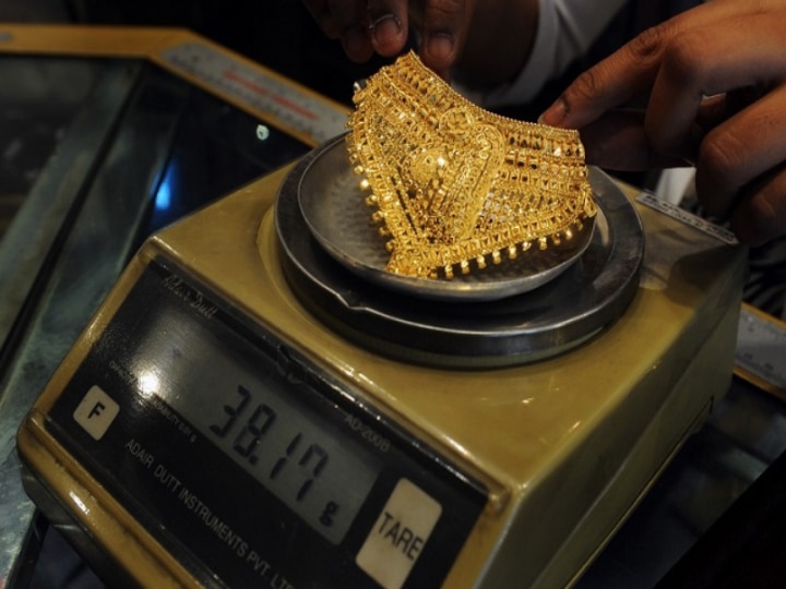 Gold prices retreat from record high, Silver rates slip to 48,311 per kg. Check out rates of top cities. Gold Prices Retreat To Touch Rs 47,920 Per 10 Gram, Silver Rates Slip To 48,311 Per Kg