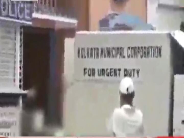 WATCH: Viral Video Shows 'Insensitive' Disposal Of Unclaimed Bodies In Bengal; Guv Demands Clarification WATCH: Viral Video Shows 'Insensitive' Disposal Of Unclaimed Bodies In Bengal; Guv Demands Clarification