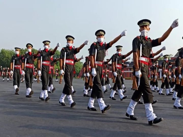 IMA Passing Out Parade Held At Dehraun, Cadets Wear Face Masks, Parents Not Allowed To Attend The Event IMA Passing Out Parade Held At Dehradun, Cadets Wear Face Masks, Gen Naravane Inspects The Parade
