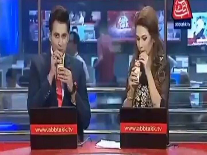 WATCH: Pakistan Anchors Sell Juice During Prime Time; Get Ridiculed As Video Goes Viral WATCH: Pakistan Anchors Sell Juice During Prime Time; Get Ridiculed As Video Goes Viral