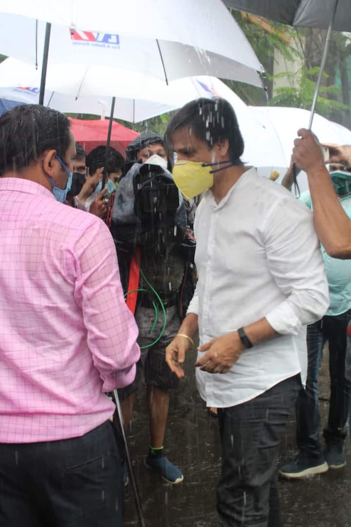 Vivek Oberoi at Sushant Singh Rajput's last rites