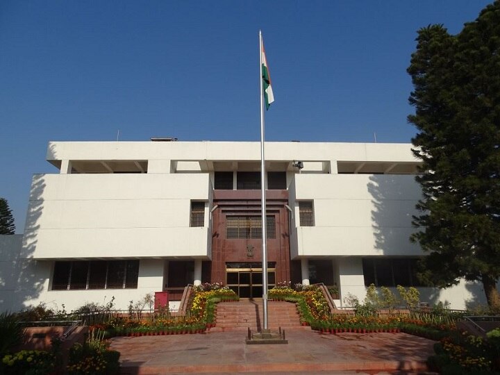 Pakistan, Breaking, 2 Officials of Indian High Commission go missing in Islamabad 2 Officials of Indian High Commission Go Missing In Pakistan, Matter Taken Up With Islamabad: Sources