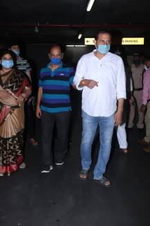 Sushant Singh Rajput Funeral: Shraddha Kapoor, Kriti Sanon, Vivek Oberoi, Rajkumar Rao & Others At Ville Parle Crematorium For Last Rites