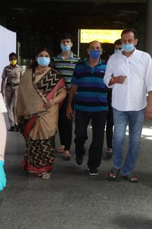 PHOTOS: Sushant Singh Rajput's Grieving Father Arrives In Mumbai With Other Family Members For His Son's Last Rites!