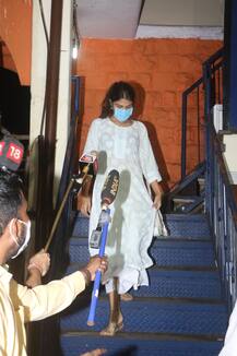 Sushant Singh Rajput Suicide: Rumoured GF Rhea Chakraborty Leaves Bandra Police Station After Recording Her Statement, See PICS!