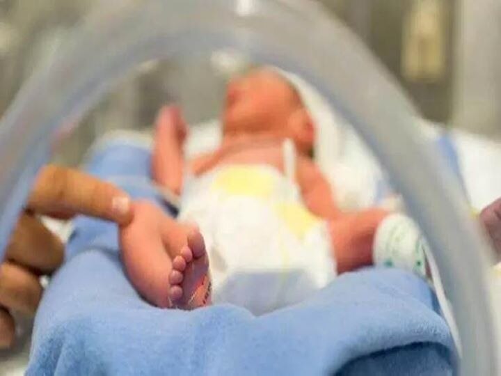 15-Day-Old Baby Succumbed To Coronavirus In Kashmir, Youngest Victim To Die Of Covid-19 In The Valley 15-Day-Old Baby Succumbed To Coronavirus In Kashmir, Youngest Victim To Die Of Covid-19 In The Valley